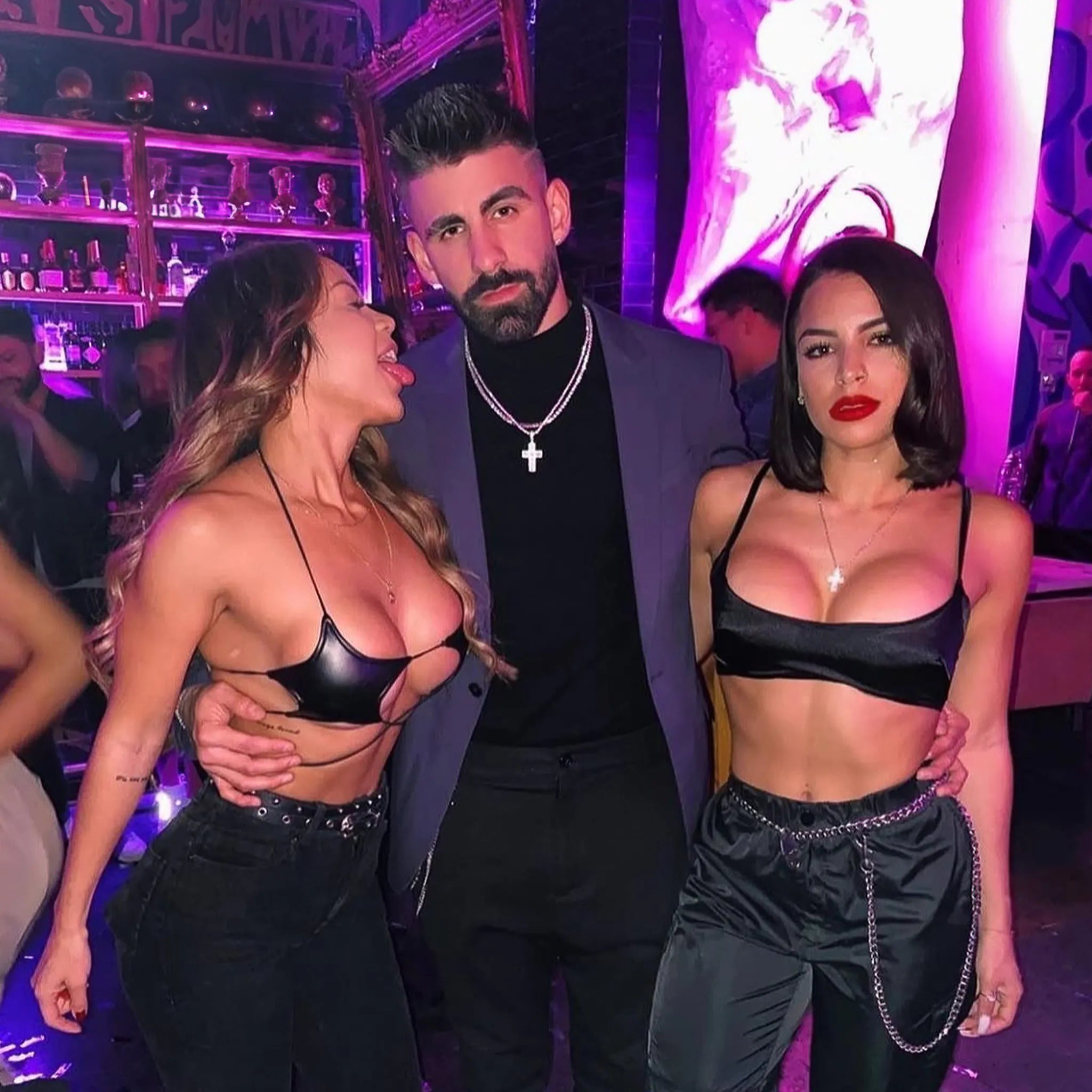 How to Choose the Right Anniversary Jewelry Gift for Women