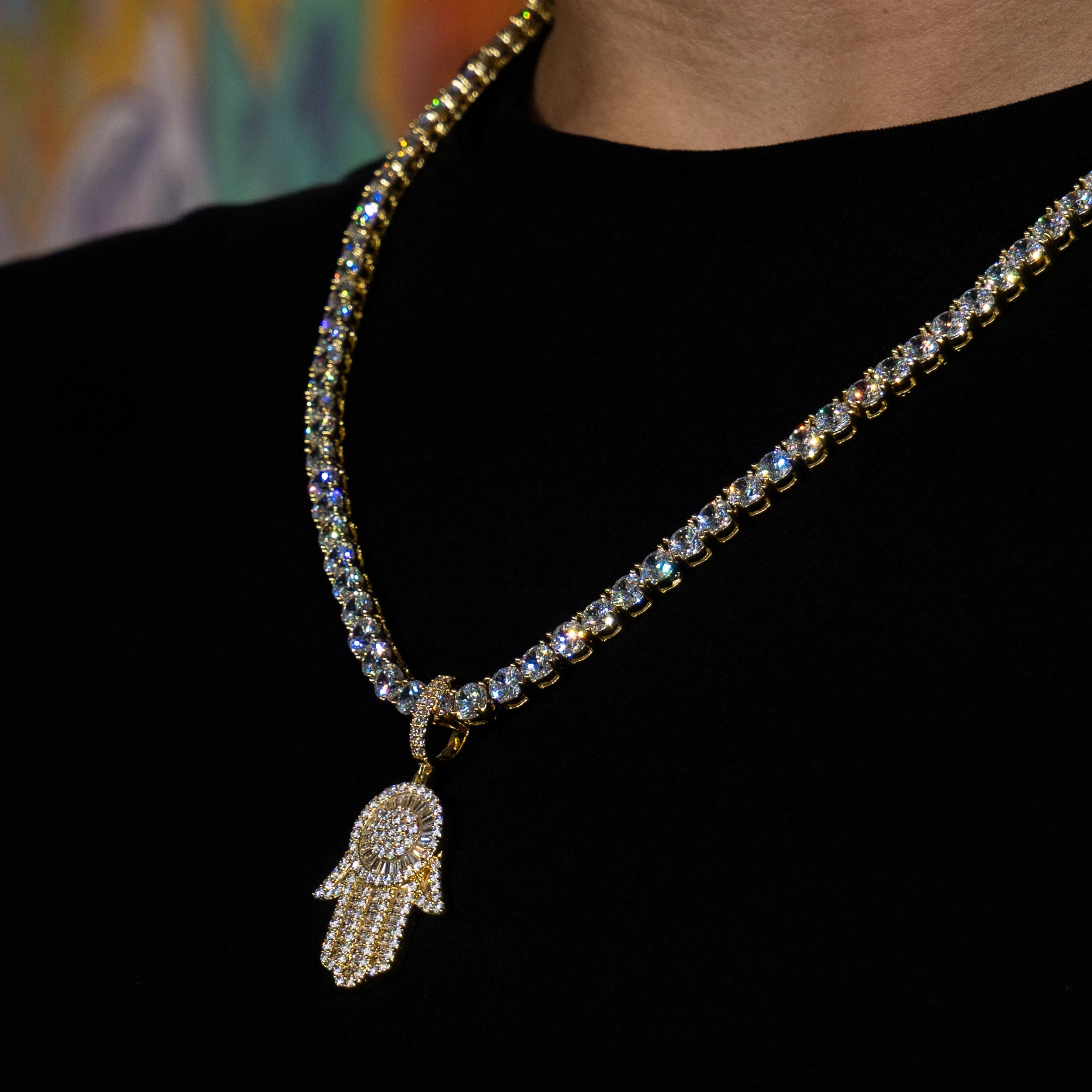 Hamsa Hand Pendant in Yellow Gold (Baguette Cut)