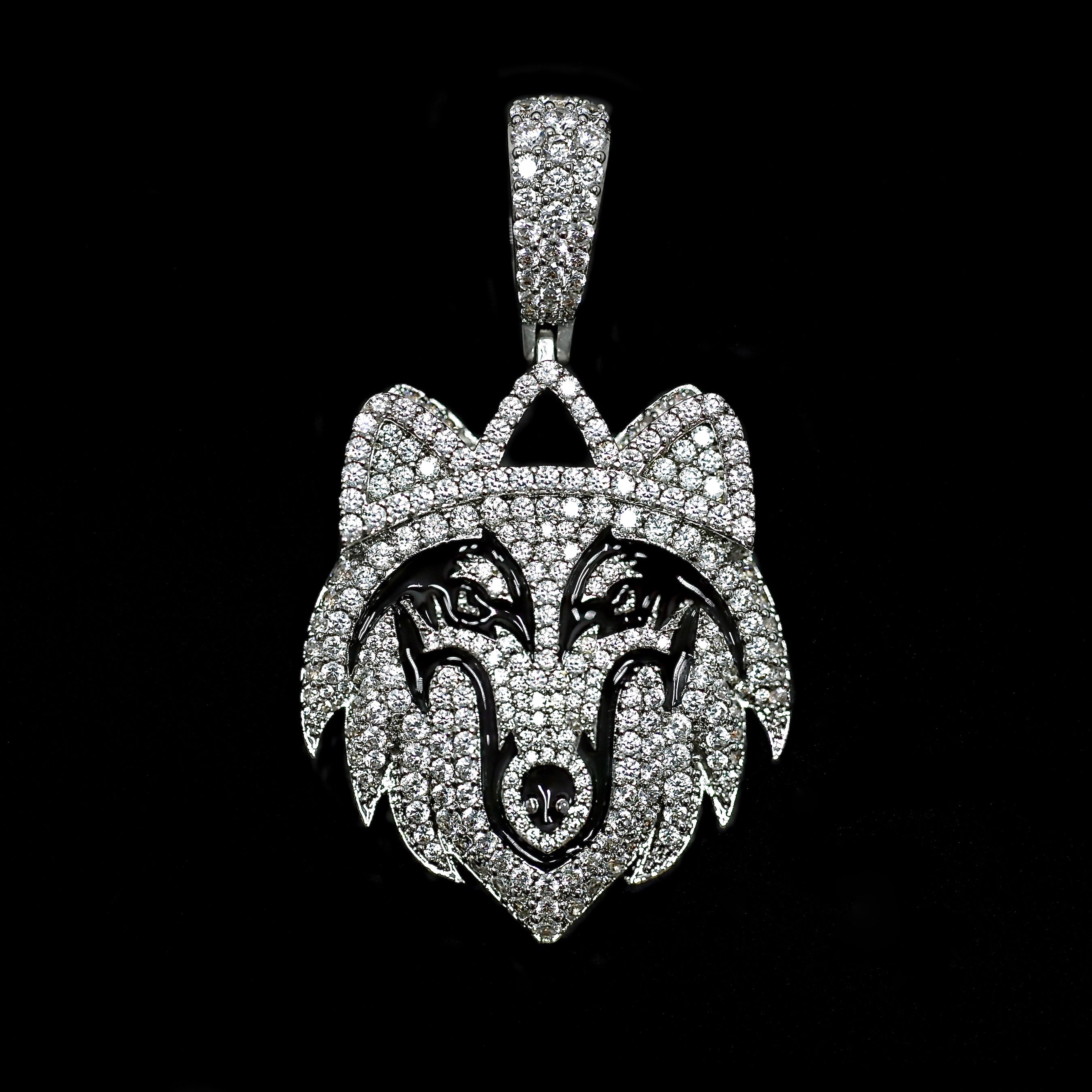 Wolf Pendant in White Gold