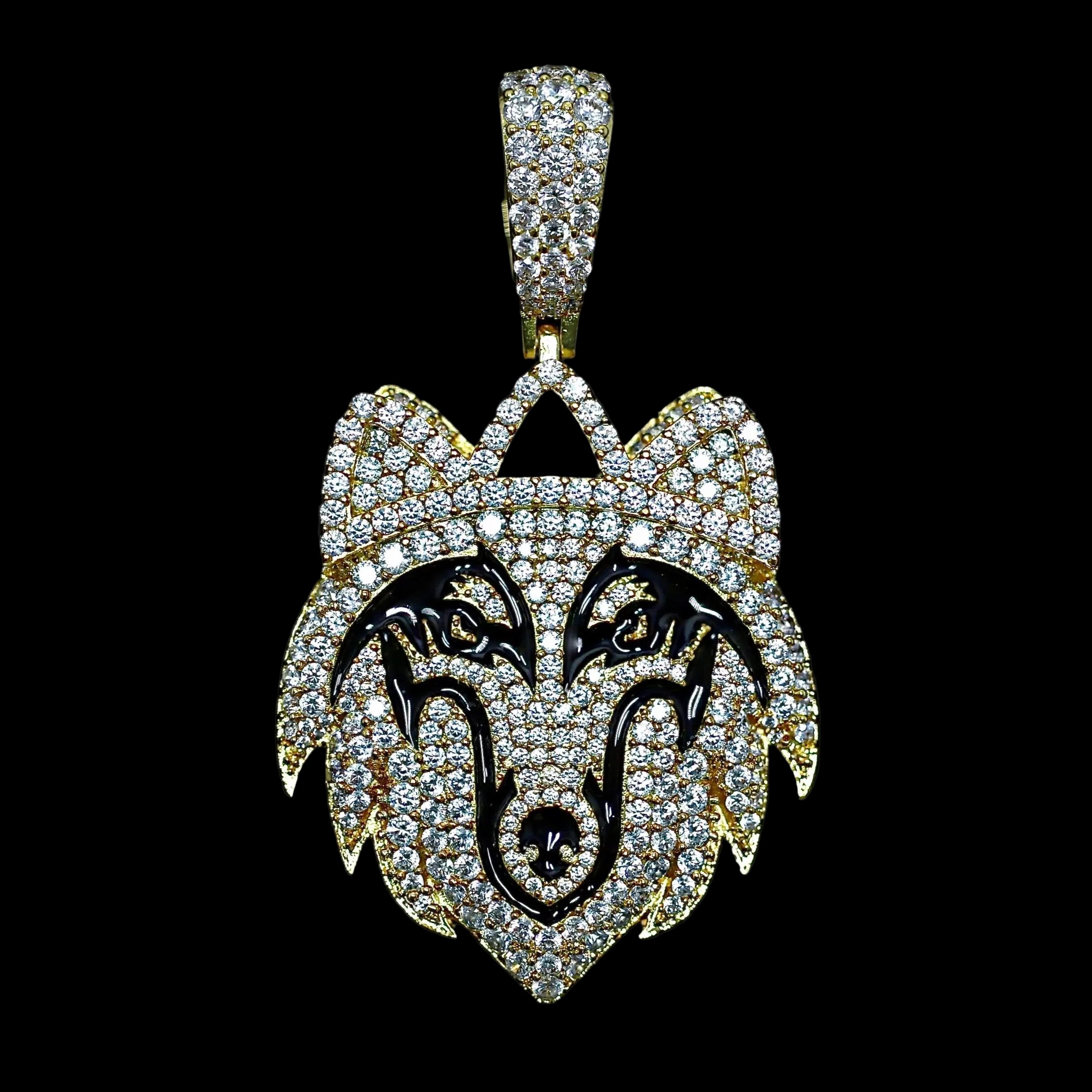 Wolf Pendant in Yellow Gold