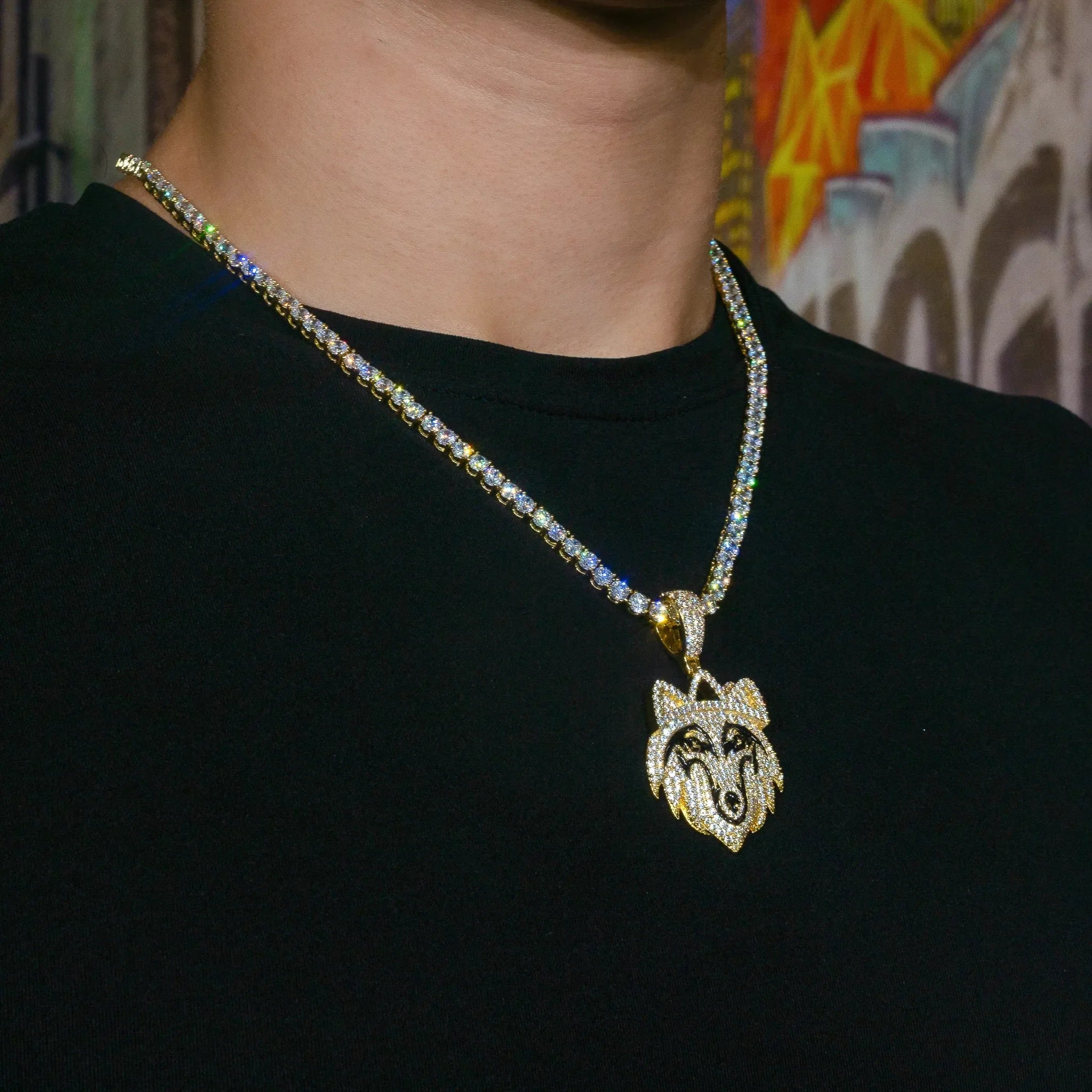 Wolf Pendant in Yellow Gold