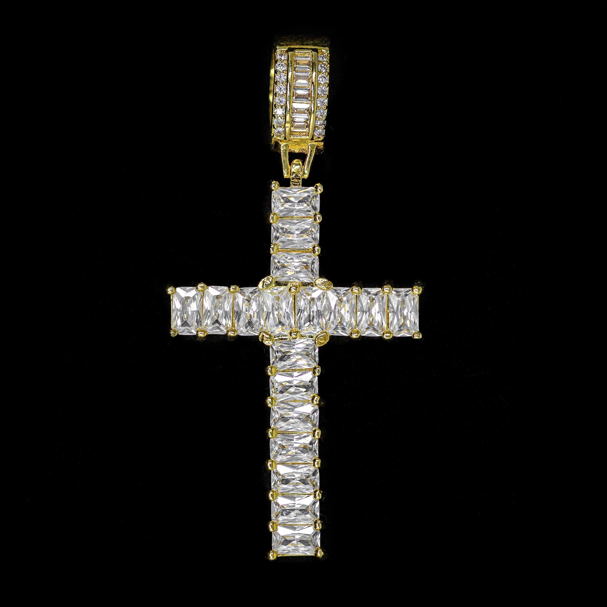 Cross Pendant in Yellow Gold (Emerald Cut)