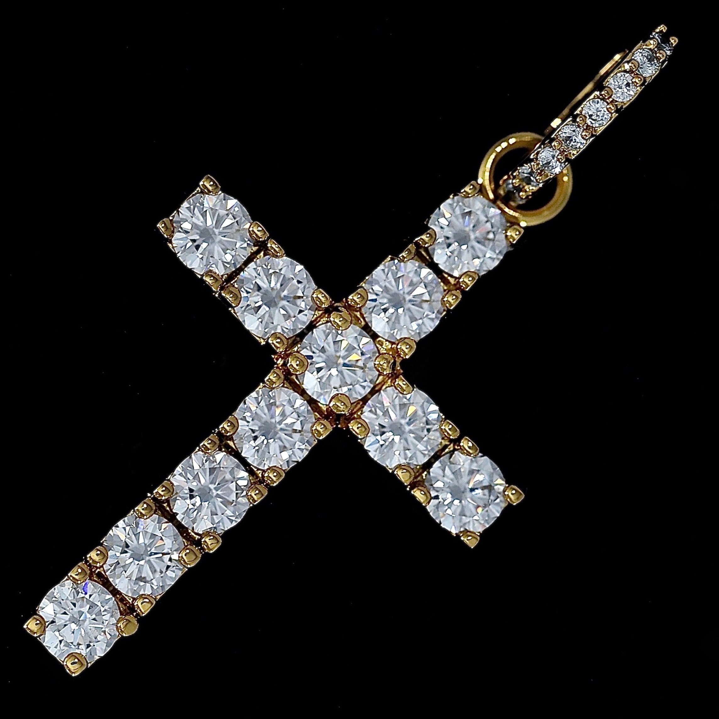 Cross Pendant in Yellow Gold