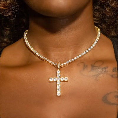 Cross Pendant in Yellow Gold