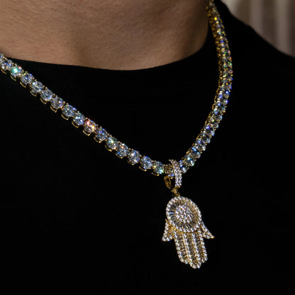 Hamsa Hand Pendant in Yellow Gold (Baguette Cut)