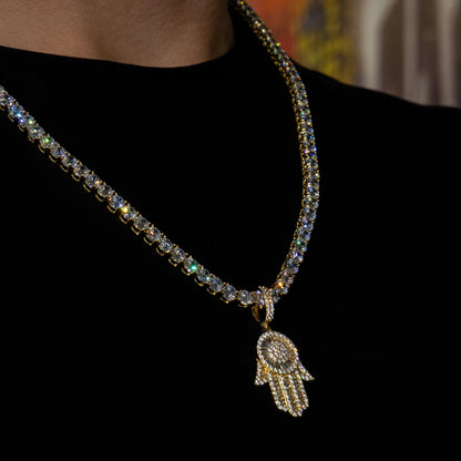 Hamsa Hand Pendant in Yellow Gold (Baguette Cut)