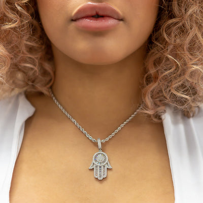 Hamsa Hand in White Gold (Baguette Cut)