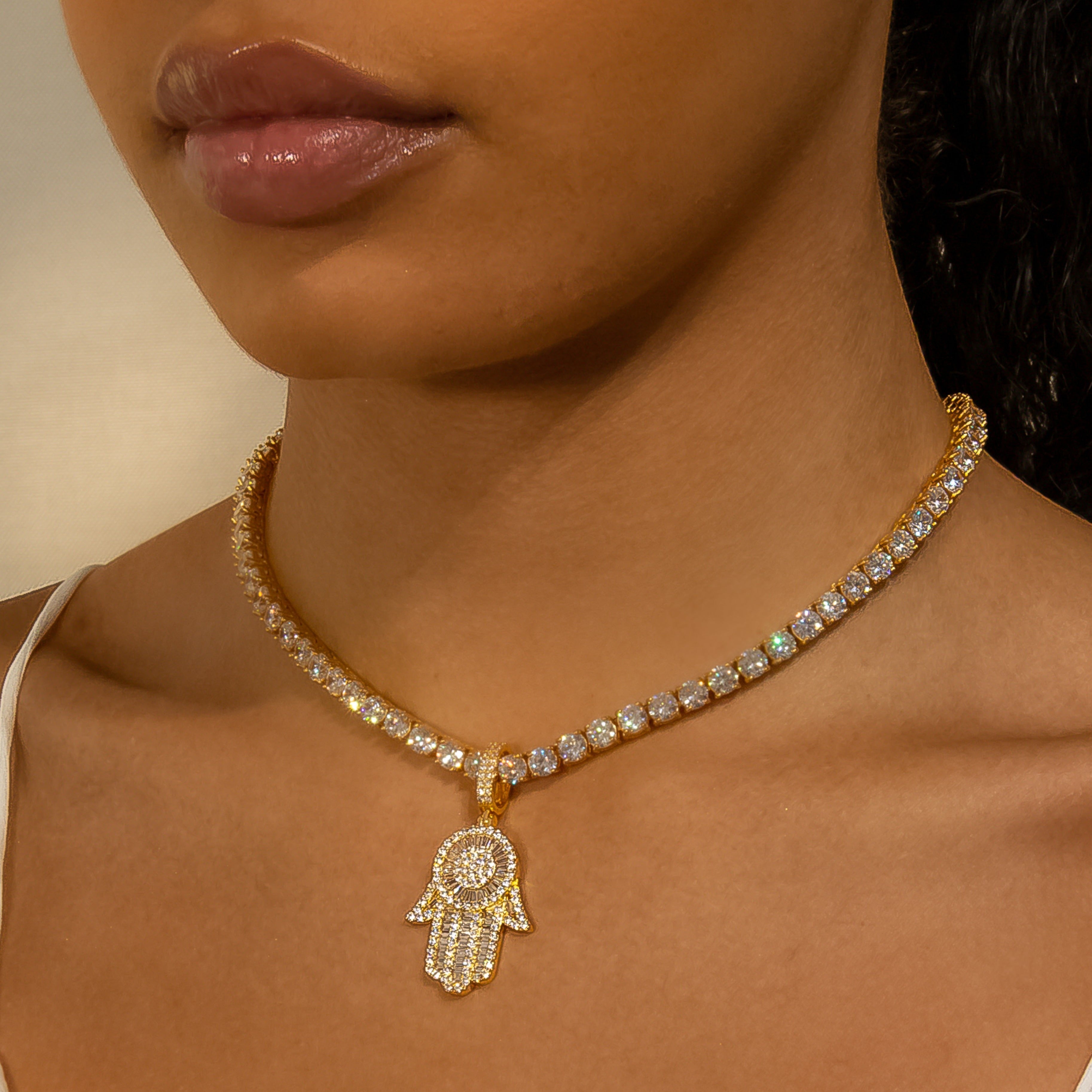 Hamsa Hand in Yellow Gold (Baguette Cut)