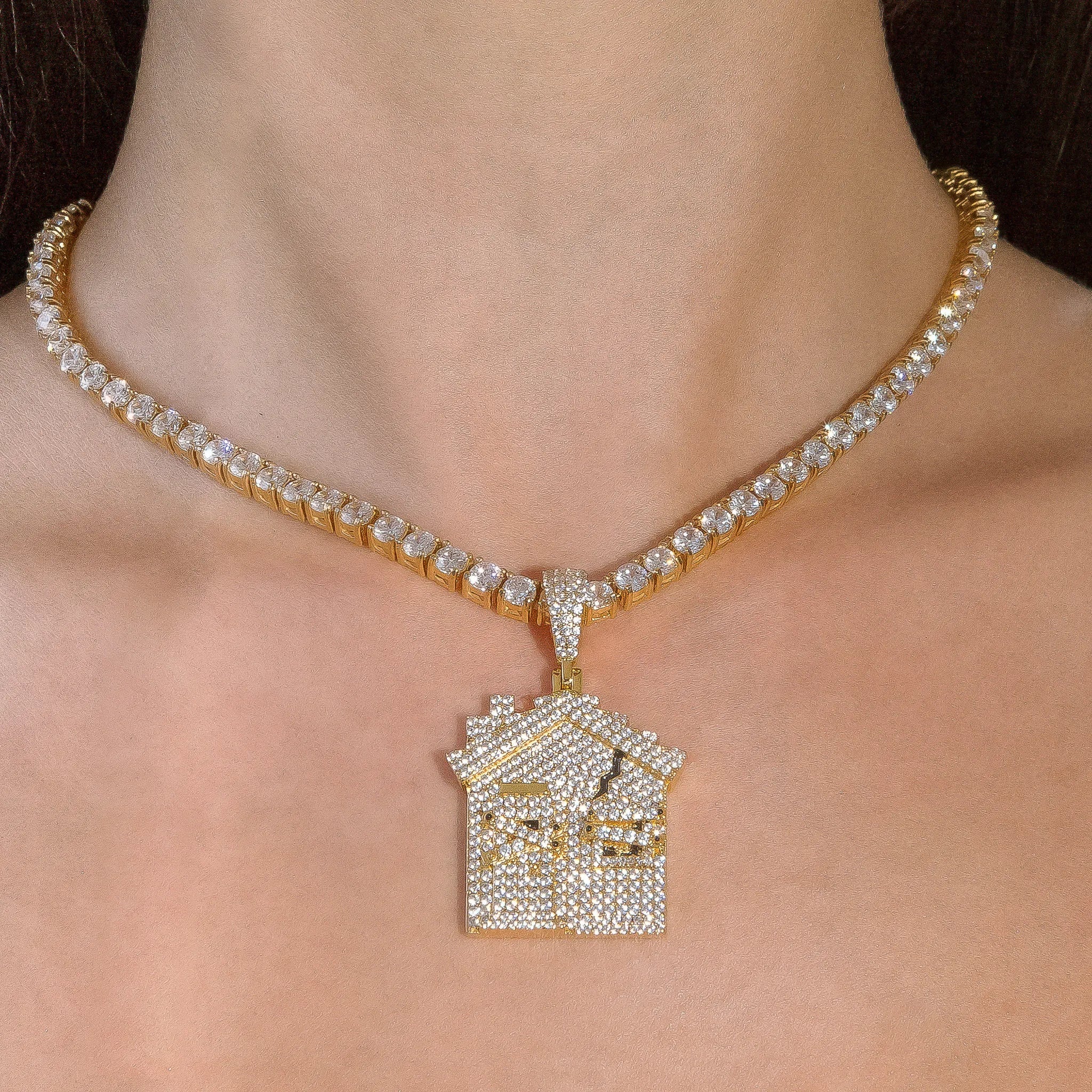 Trap House in Yellow Gold