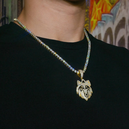 Wolf Pendant in Yellow Gold